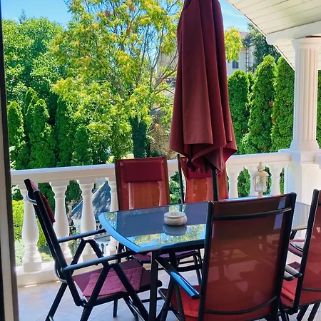 Adamo Haz アパート *