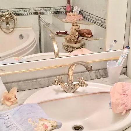 Adamo Haz アパート